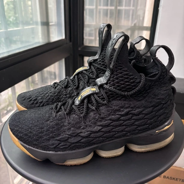 42.5码 nike 詹姆斯15 黑金 8成新 不带原盒