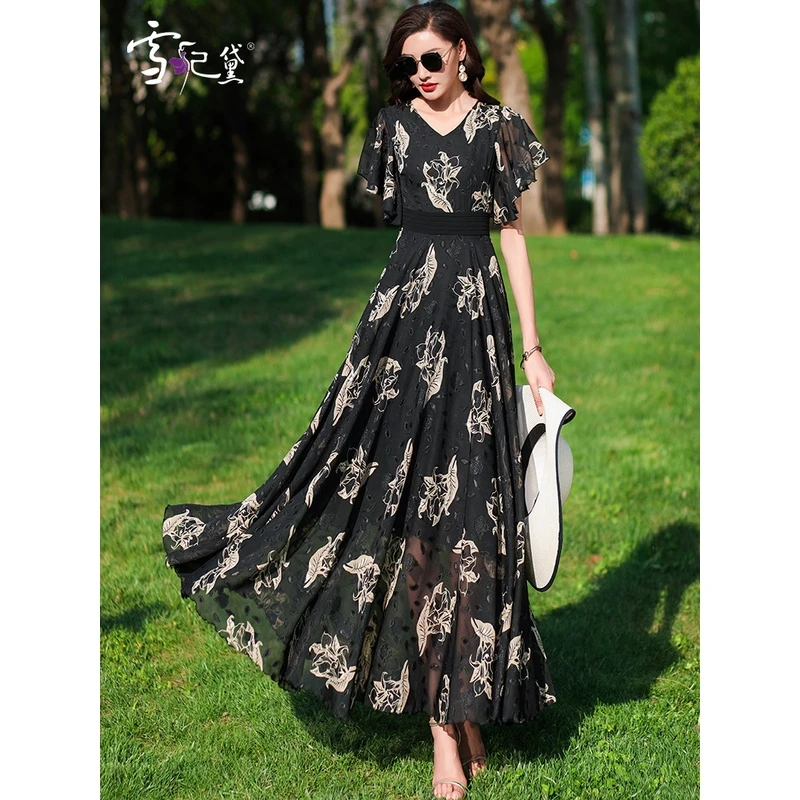 夏季黑色雪纺碎花连衣裙女长款到脚踝2025新款超长大摆收腰V领裙