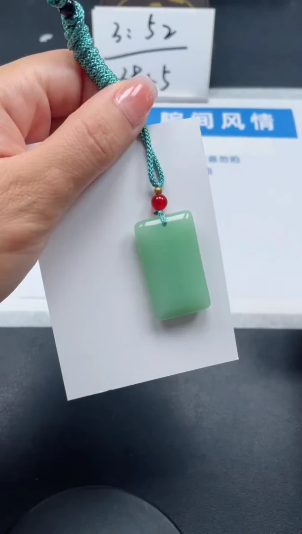 【闪购商品】石英质玉手镯未镶嵌无事牌
