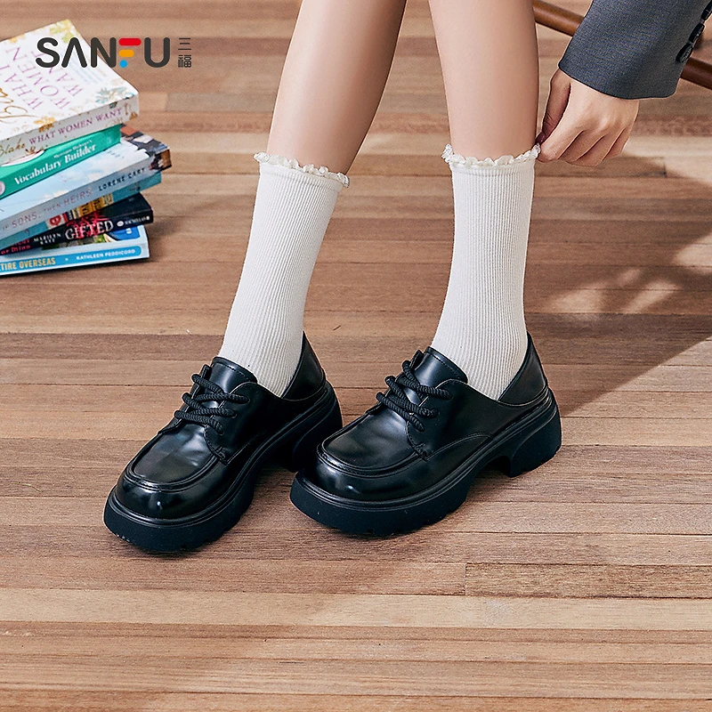 三福休闲鞋女秋季学院老钱风系带小皮鞋圆头厚底女鞋834294