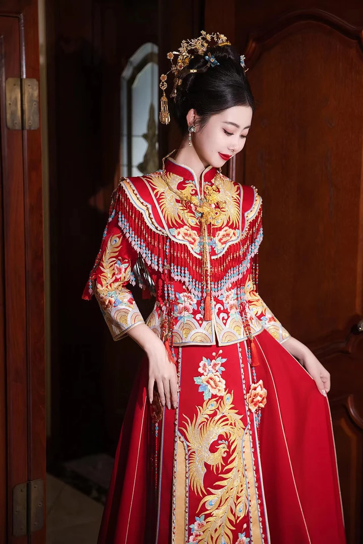 龙凤褂秀禾服新娘2024秋冬新款结婚礼服复古中式婚纱情侣款嫁衣