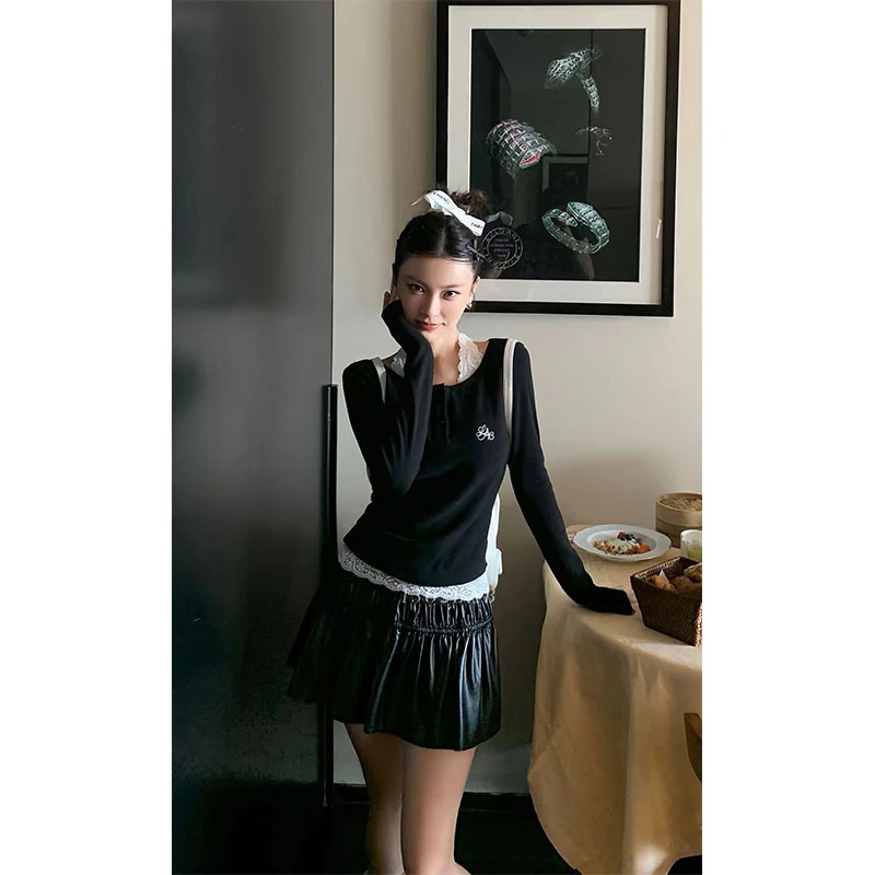 2024年早秋新款修身针织刺绣上衣女配高腰半身裙皮裙
