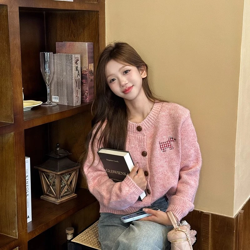 韩系小狗贴布粉色毛衣针织开衫2024新款独特别致上衣女装早秋季外