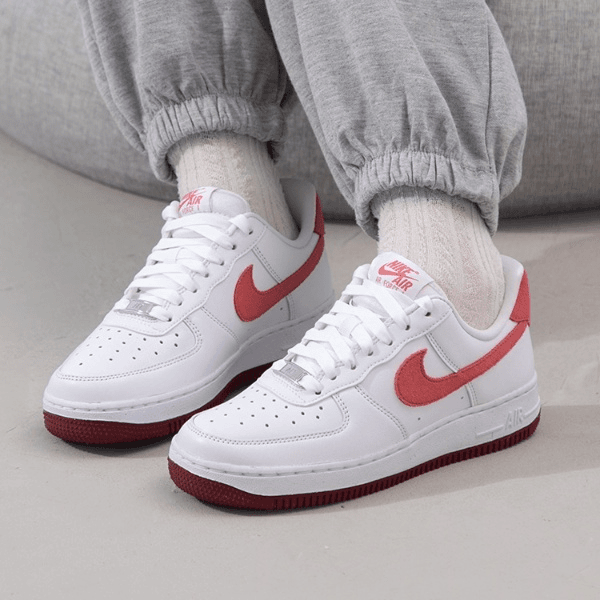 Nike耐克正品女鞋低帮板鞋空军一号爆款AF1复古休闲鞋FQ7626-100