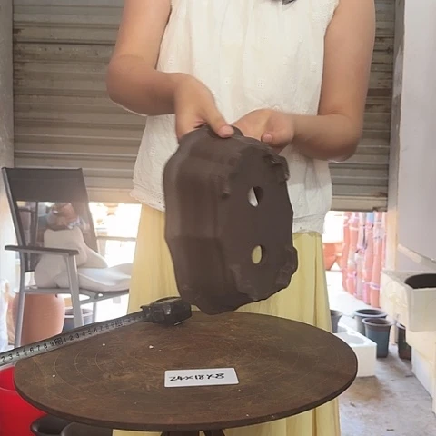 红陶20CM（含）-50CM（不含）24莲花