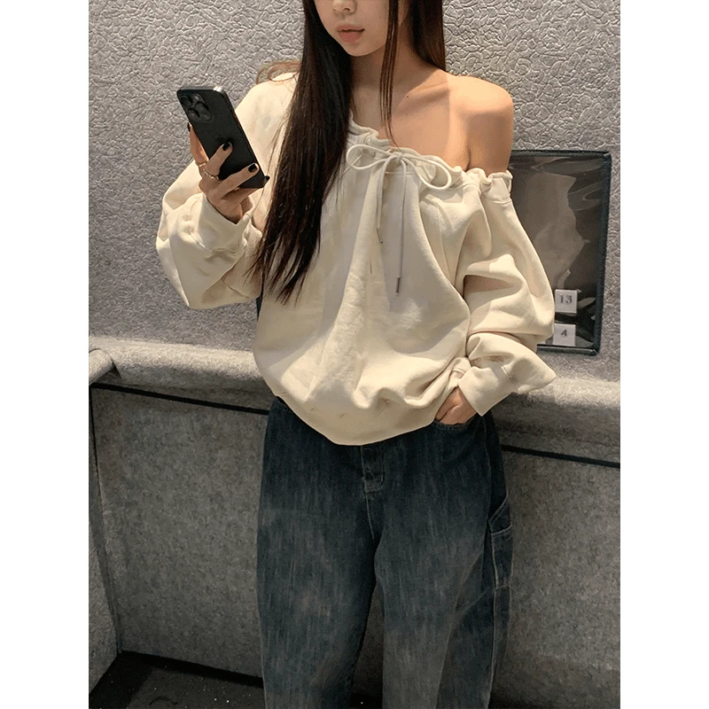 秋冬卫衣气质时尚辣妹斜肩系带设计感宽松百搭长袖上衣阔腿牛仔裤