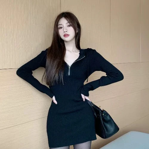 戴帽连身潮妹群显瘦连帽辣妹