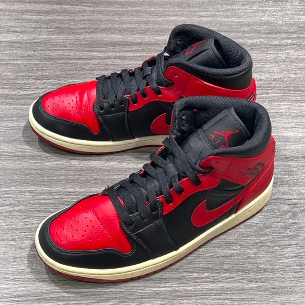 41码/AJ1MID黑红配色 中帮篮球鞋