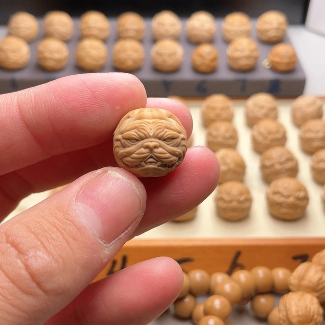 【闪购商品】猴头核桃吊坠唧****人