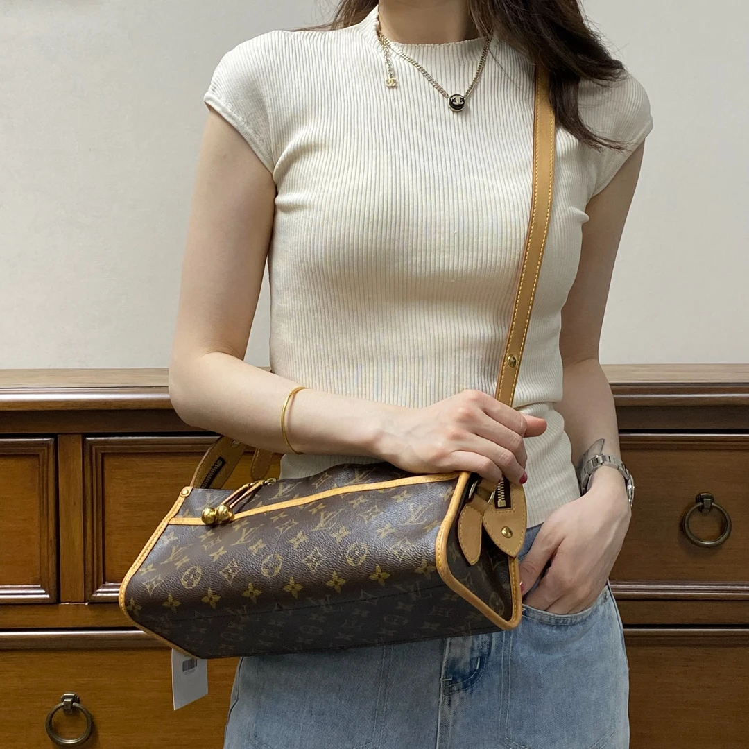 95新 LouisVuitton/路易威登 LV老花金球三角包斜挎包hd