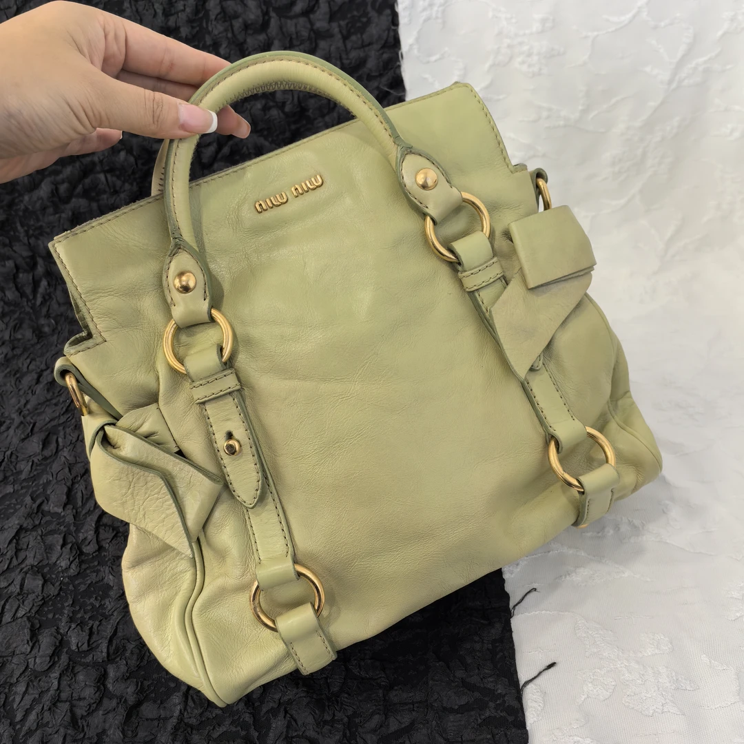 95新 MIU MIU/缪缪 小号全皮机车包 尺寸23之心