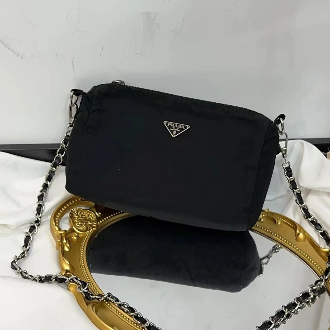 95新 Prada/普拉达 黑色洗漱手拿包/聪聪/95新/9314539