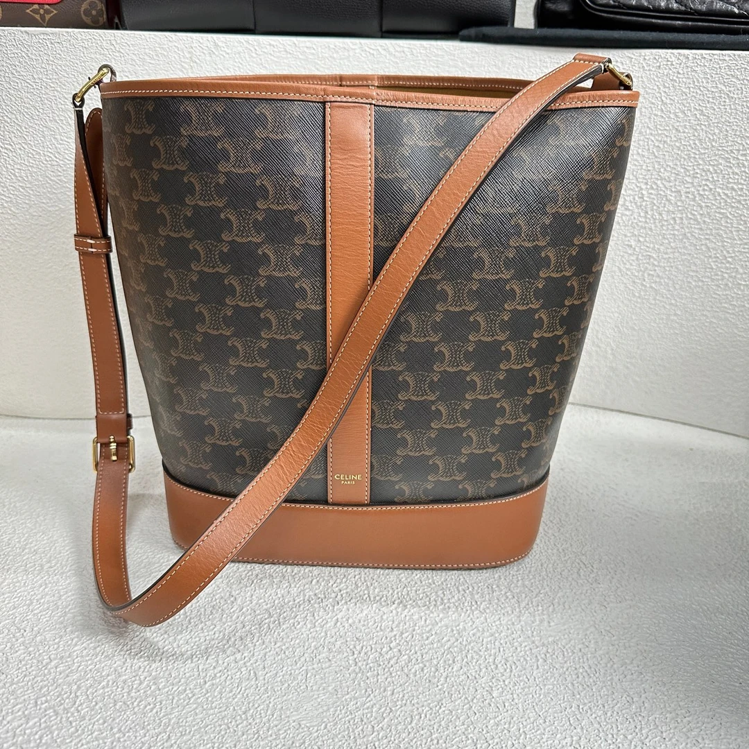95新 Celine/思琳 【阿庞】j01340/中号标志印花桶包/底长24/19年/