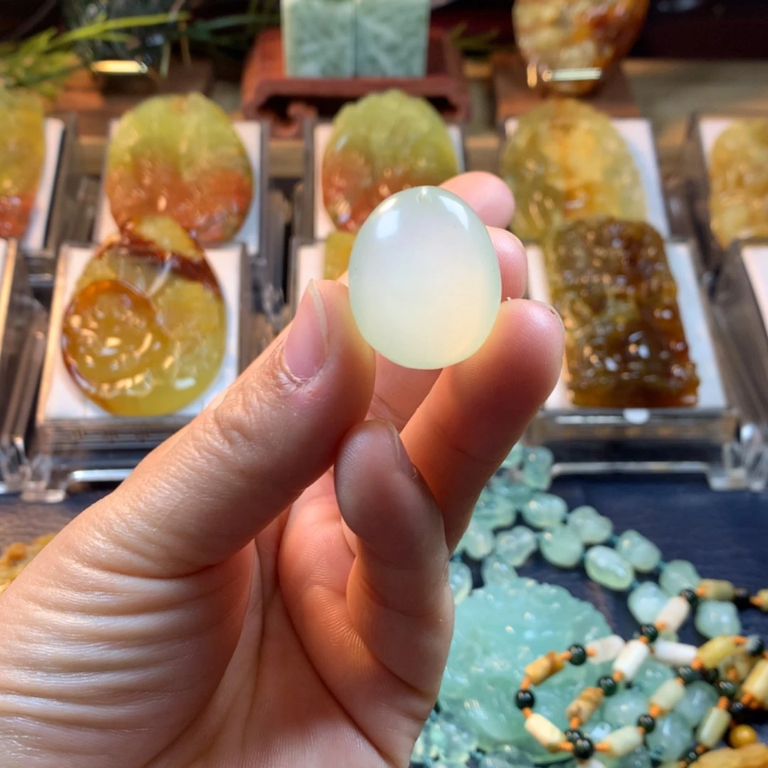 【闪购商品】蛇纹石玉颈饰未镶嵌
