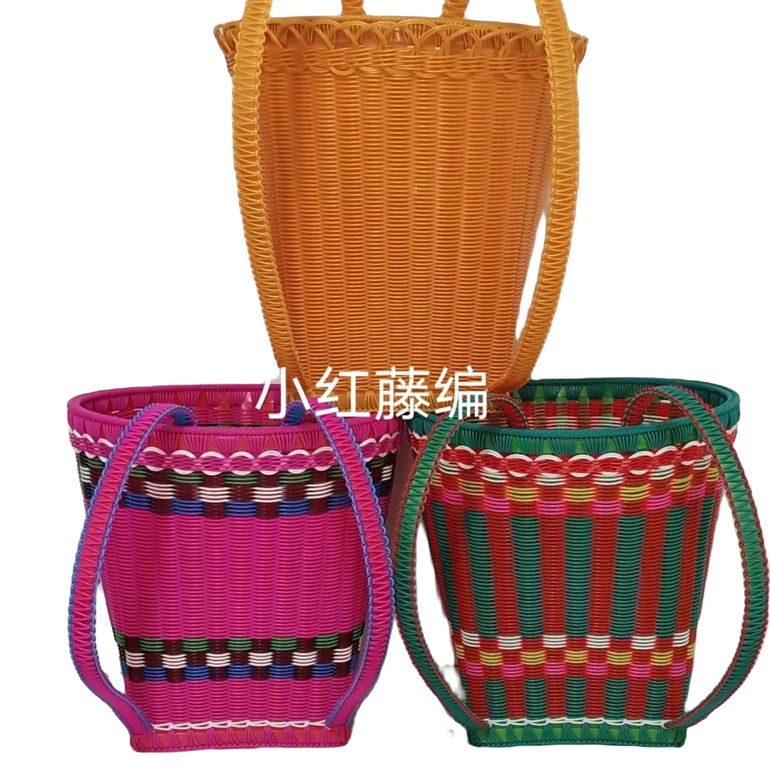 PE塑胶藤条纯手工编织成品背篓：农用家用背篓。收纳筐;篮子加厚