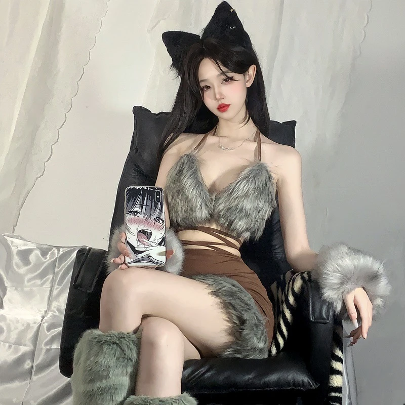 【母母】性感猫咪连衣裙毛绒拼接挂脖系诱惑包臀短裙