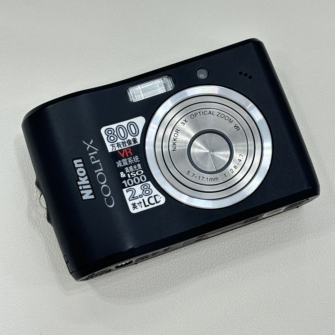 95新 Nikon/尼康 l15黑色800w像素3倍光学变焦复古ccd相机