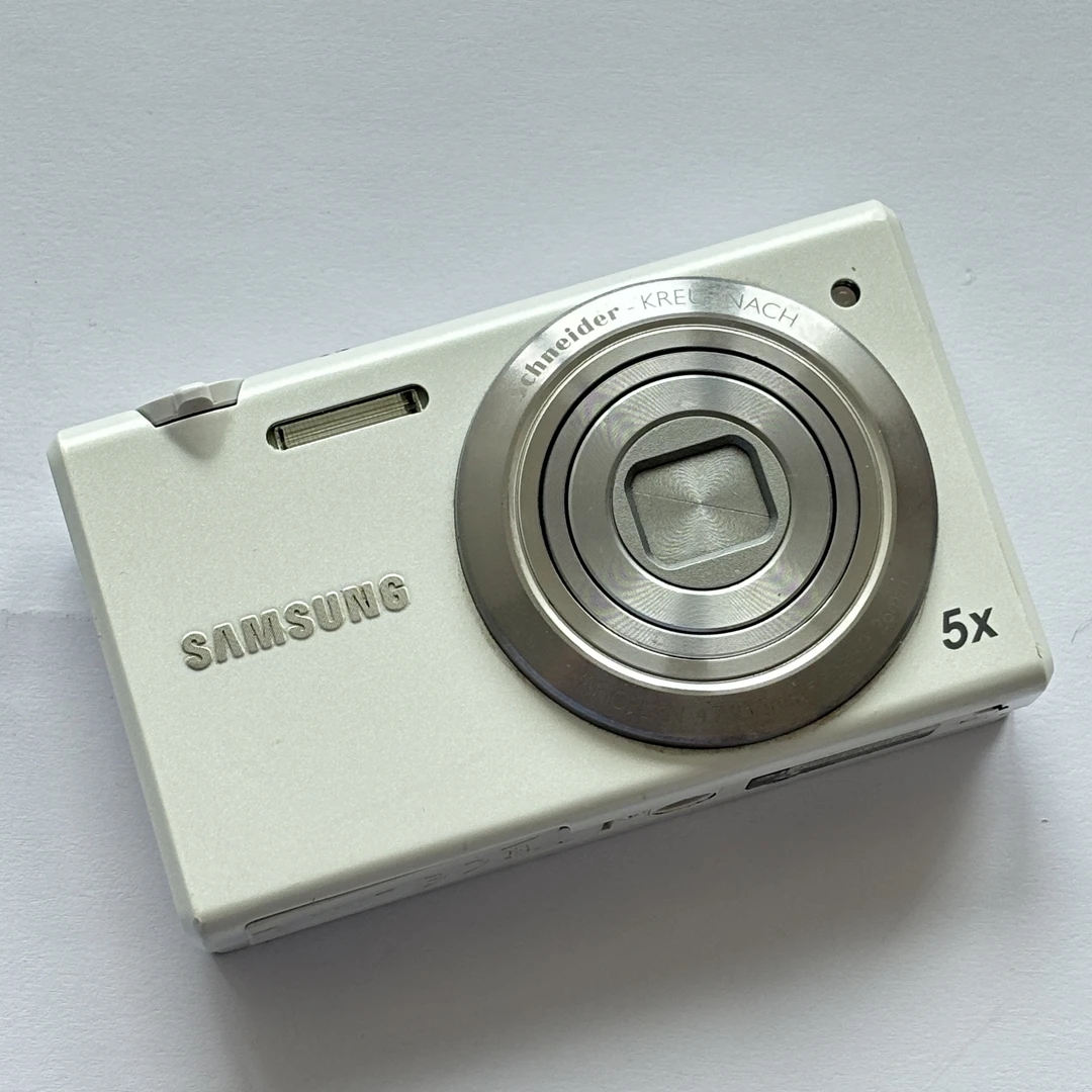 9新 Samsung/三星 mv800白色1610万像素5倍变焦复古ccd数码相机