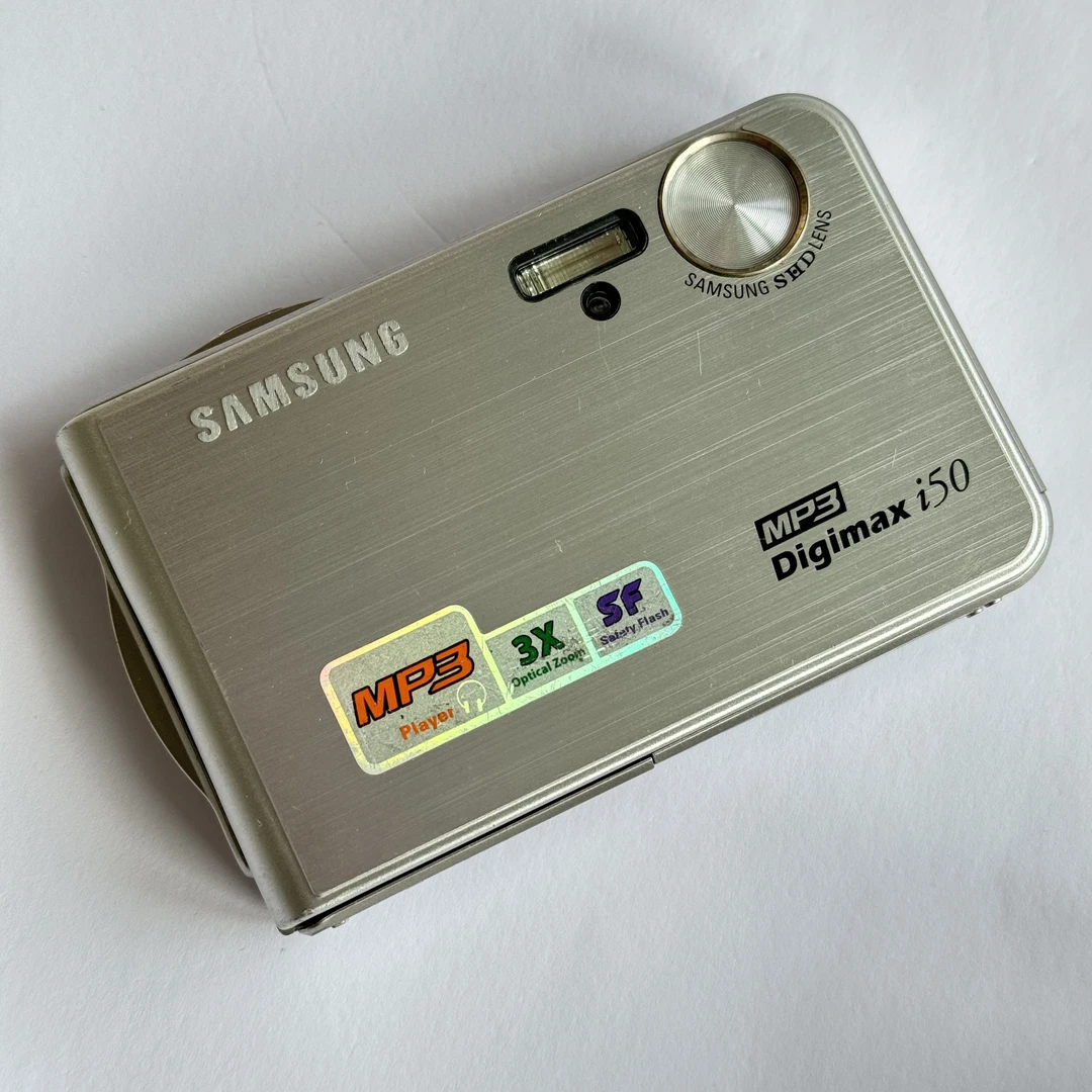 9新 Samsung/三星 i50银色500w像素3倍光学变焦复古ccd相机