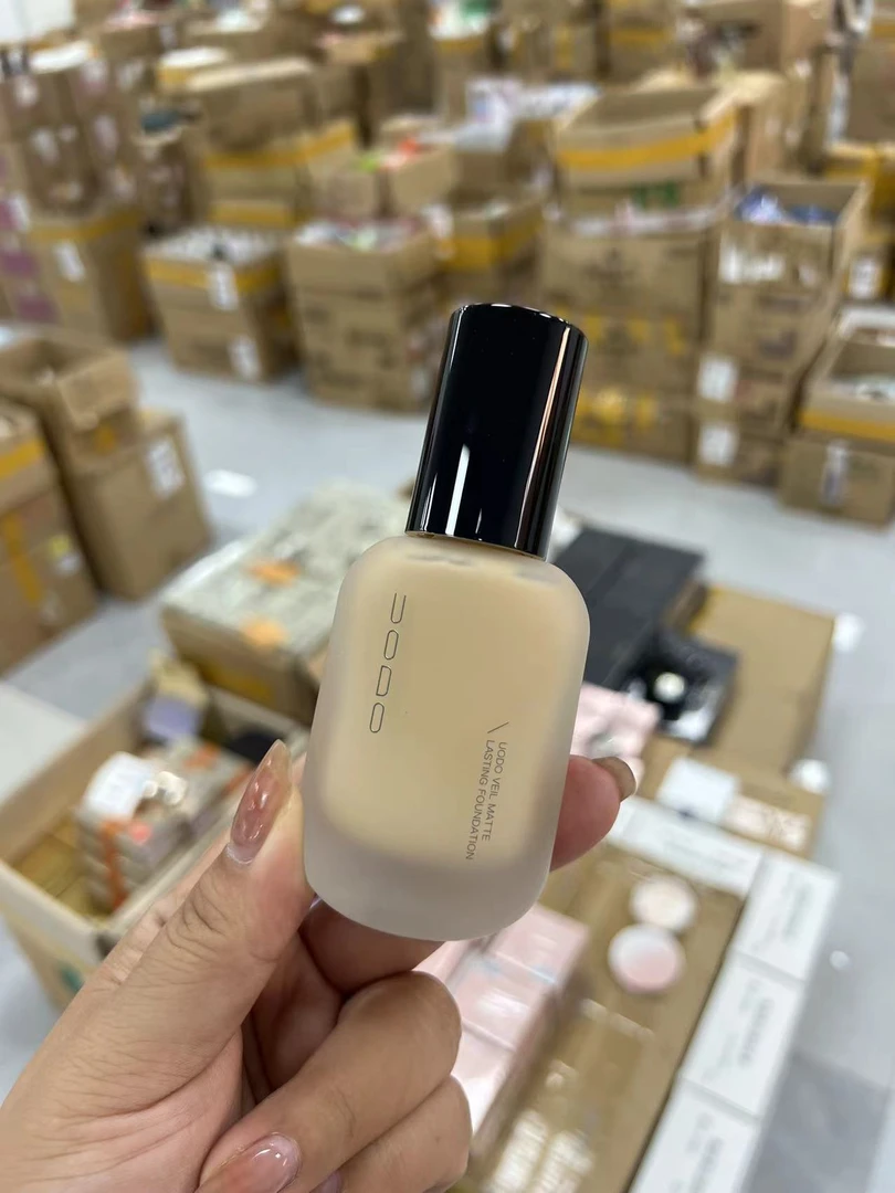 羽纱柔雾粉底液.