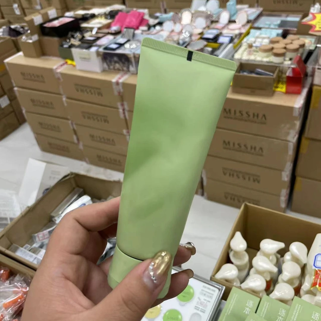 净透莹润精油洁面乳