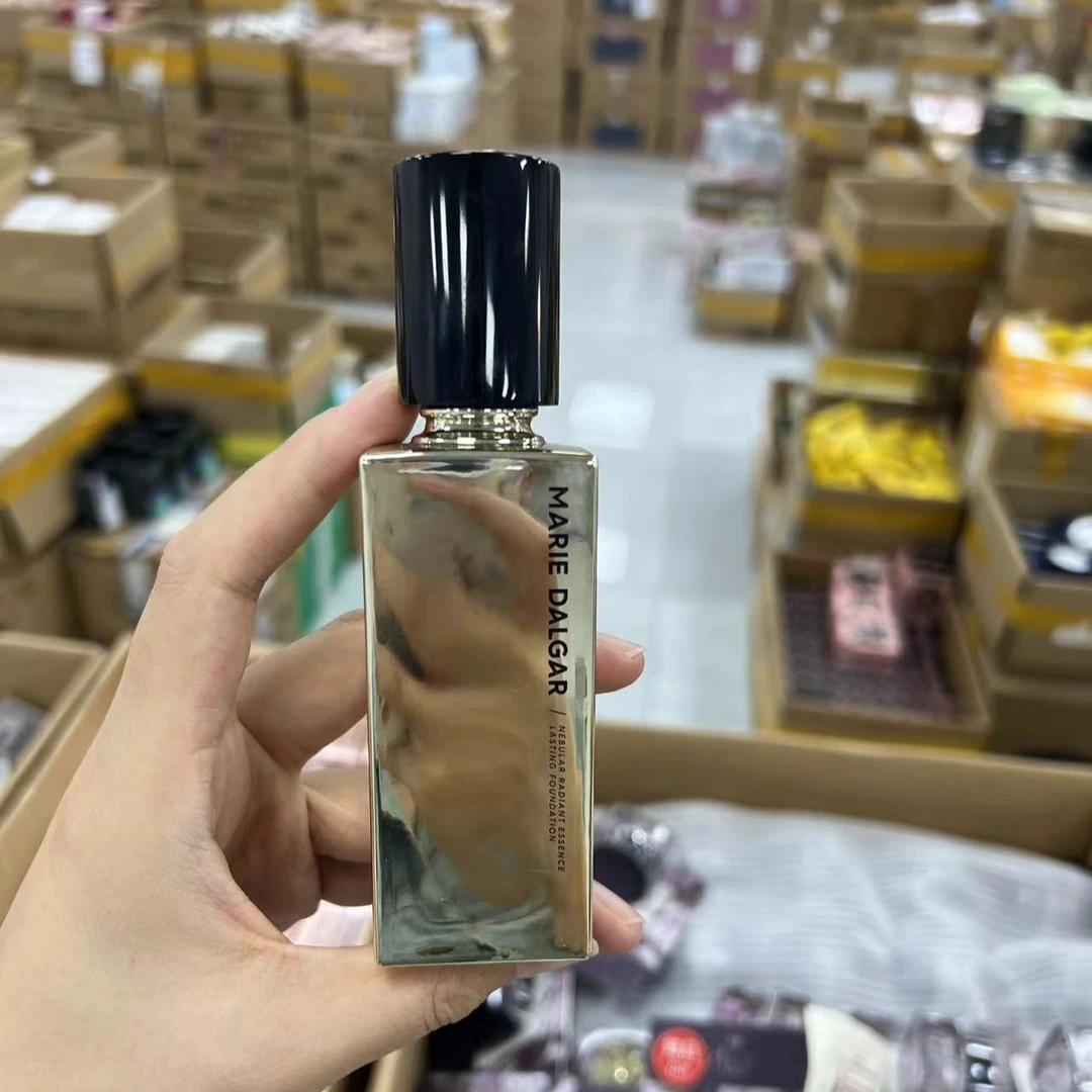 星蕴凝光菁华粉底液