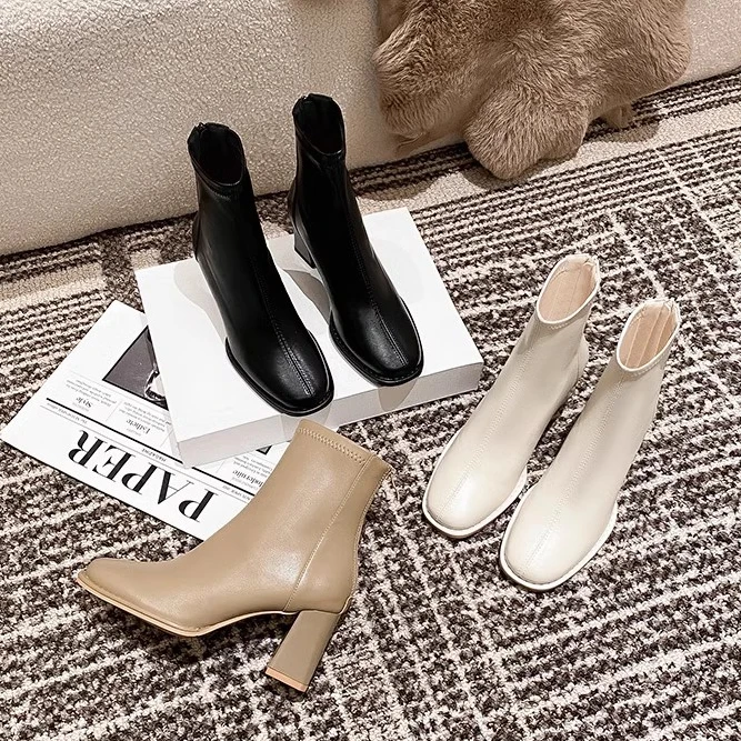 靴子女2025新款韩版超火厚底白色方头粗跟短靴秋冬法式高跟瘦瘦靴