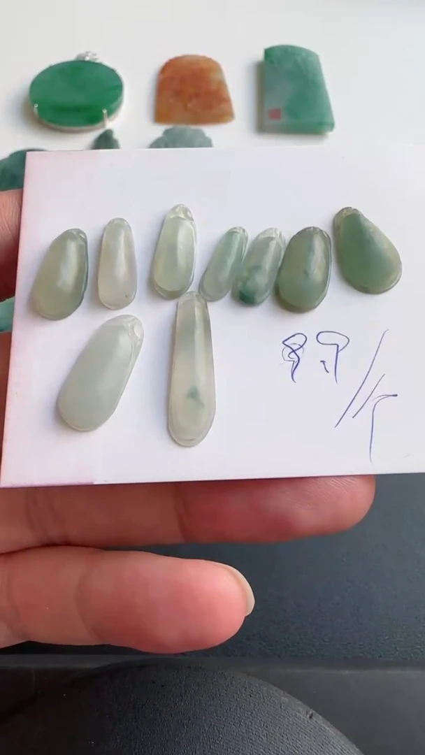 【闪购商品】定制翡翠未镶嵌多样性发其一毛货有瑕疵