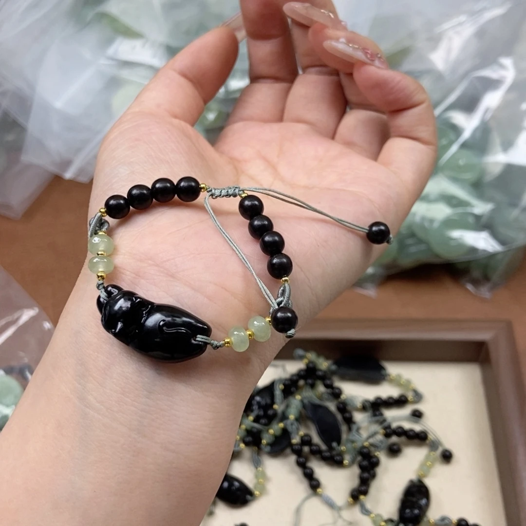 岫玉手镯手镯未镶嵌