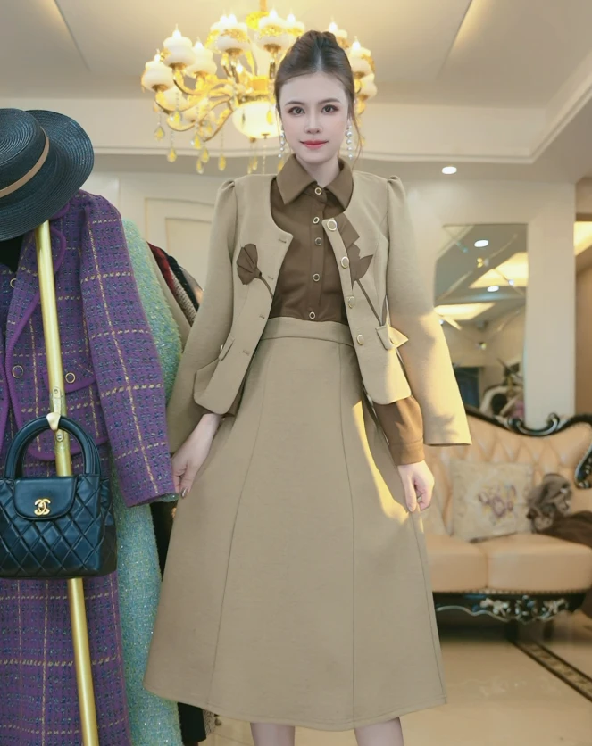 2024年春秋款T225-2杏黄贵妇人重工时尚套装连衣裙