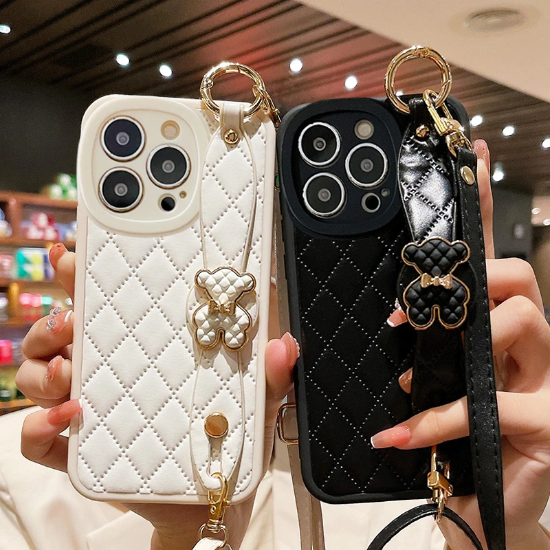 苹果/华为/oppo/vivo/小米/荣耀/红米小香风金边熊腕带斜跨手机壳