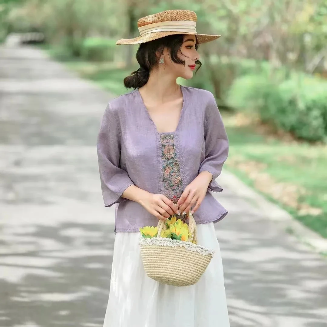 【退货包邮】夏季短款显瘦减龄设计感上衣春夏薄时尚纯色绣花T恤女