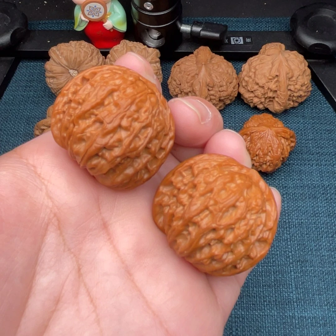 文玩核桃把件红皮山地磨36