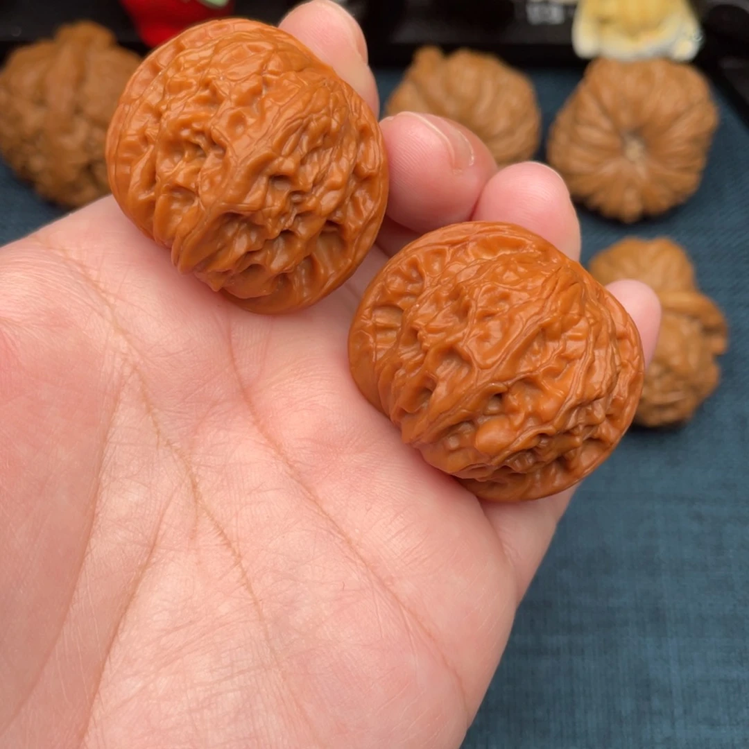 文玩核桃把件红皮球磨38