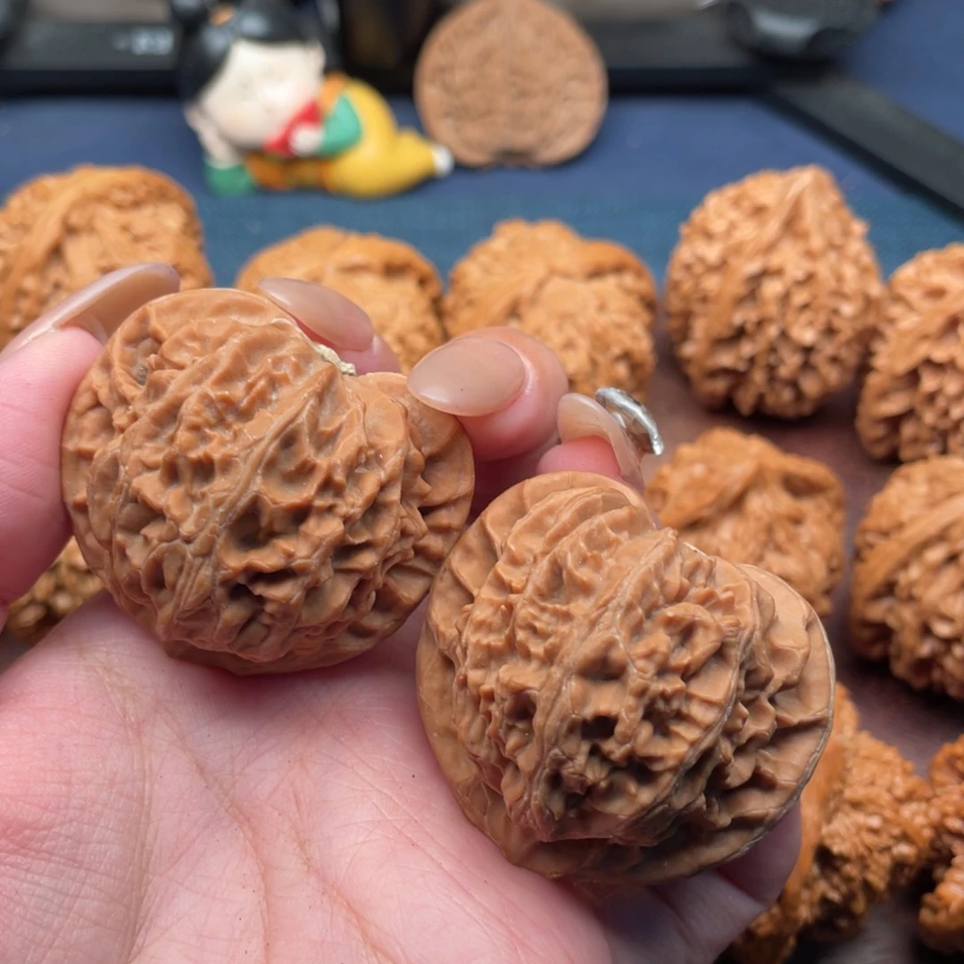 文玩核桃把件全品，桃心宫灯44