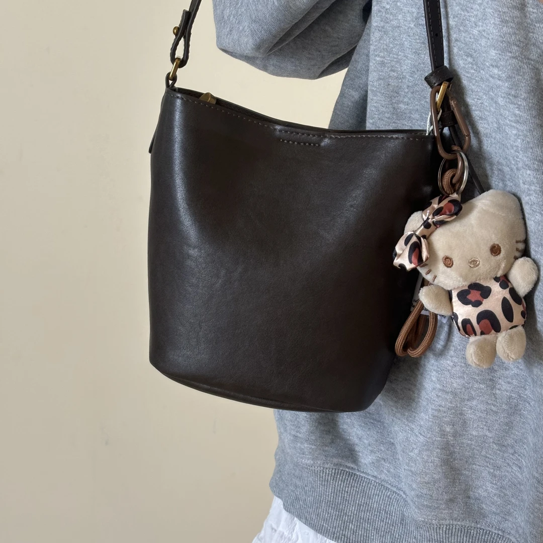 2024秋季新款女包水桶包