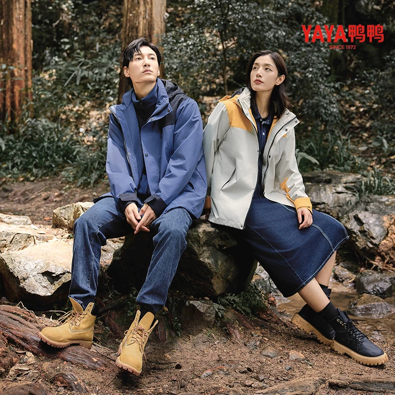 YAYA/鸭鸭运动户外防风保暖加绒加厚登山厚款秋冬情侣三合一外套