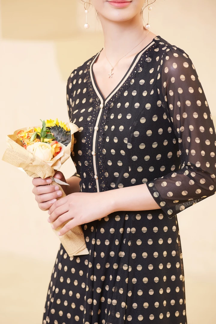 7360春秋超显瘦女装连衣裙时尚修身波点长袖气质百搭优雅妈妈装