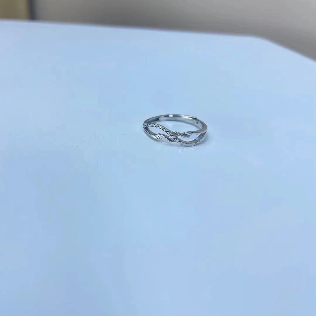 PT950  铂金戒指    简约精致款戒指 S 33010