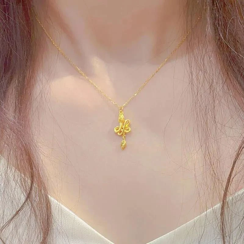 项链小众金色神龙摆尾女新款锁骨链本命年百搭时尚轻奢女款