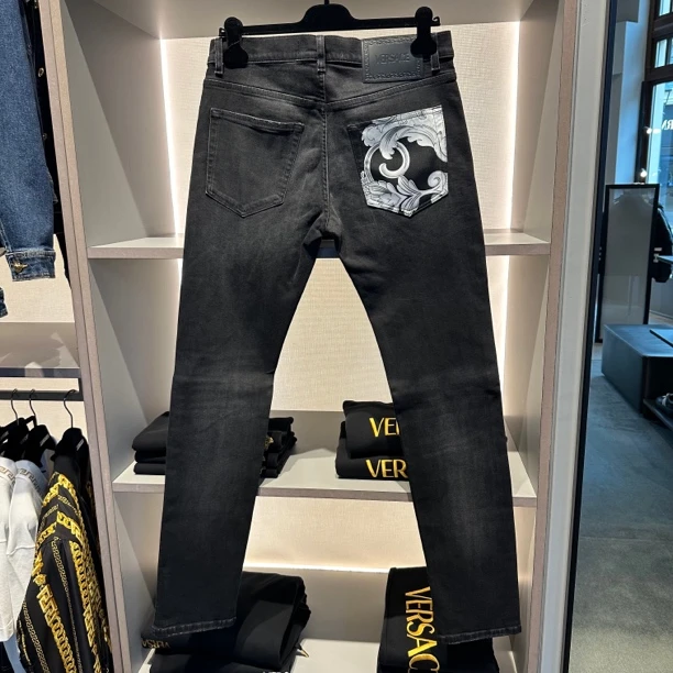 全新未使用 Versace/范思哲 范思哲男士新款秋冬图案牛仔裤