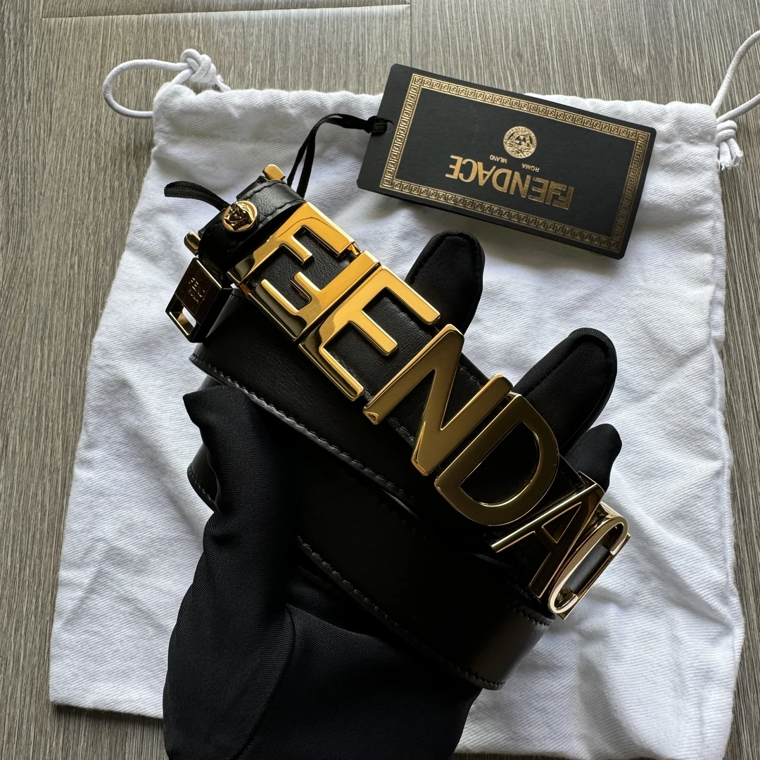 全新未使用 VERSACE/范思哲 范思哲男士黑色金属字母logo真皮腰带