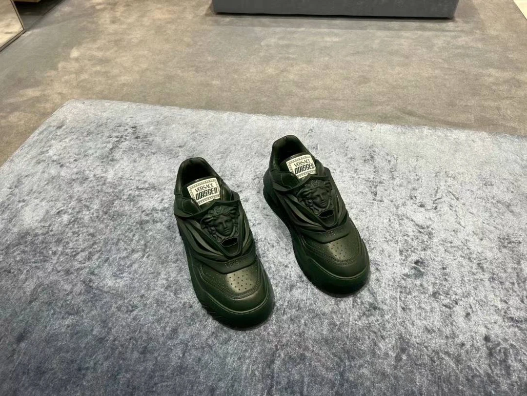 全新未使用 Versace/范思哲 意大利代购男士新款老爹鞋子时尚休闲