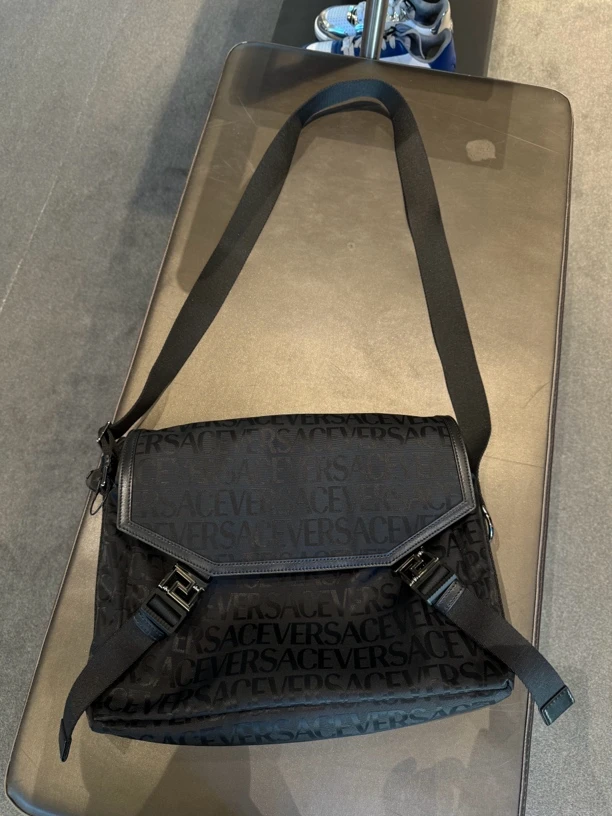 未使用 VERSACE/范思哲 范思哲包包品牌皮质