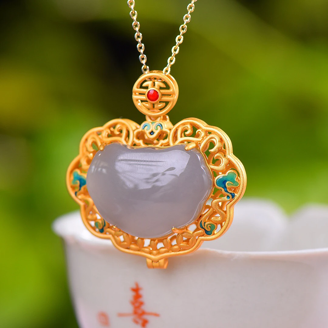 s925银镶嵌和田玉烟紫如意锁香薰吊坠多样性不含链26875