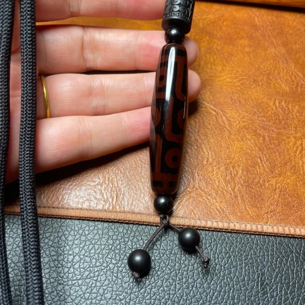 绳款酒红九眼珠珠项链