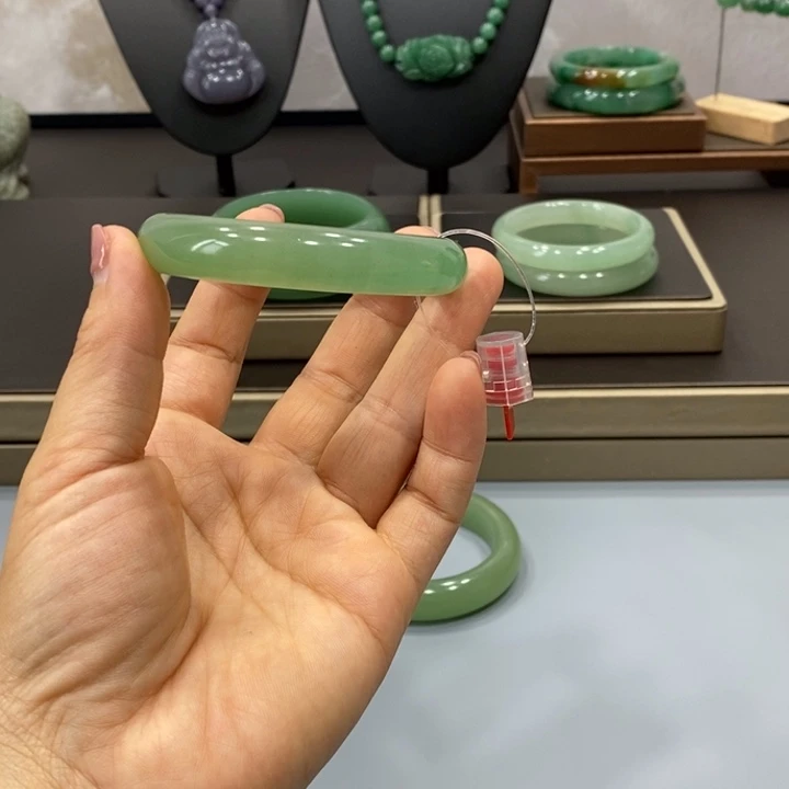 东陵石手镯未镶嵌冉*