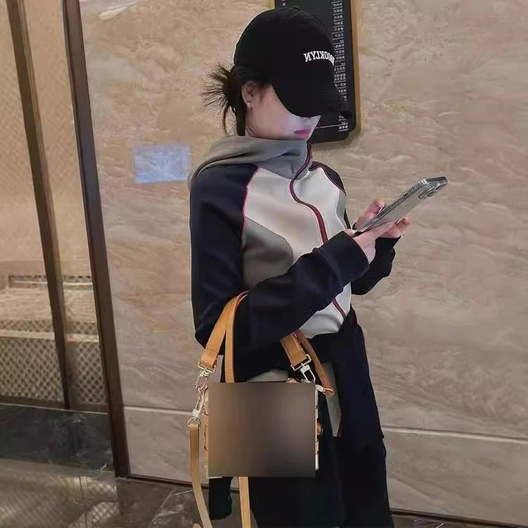 芊芊芙2025早秋新款爆款欧货休闲冲锋衣拉链开衫拼色卫衣外套女秋