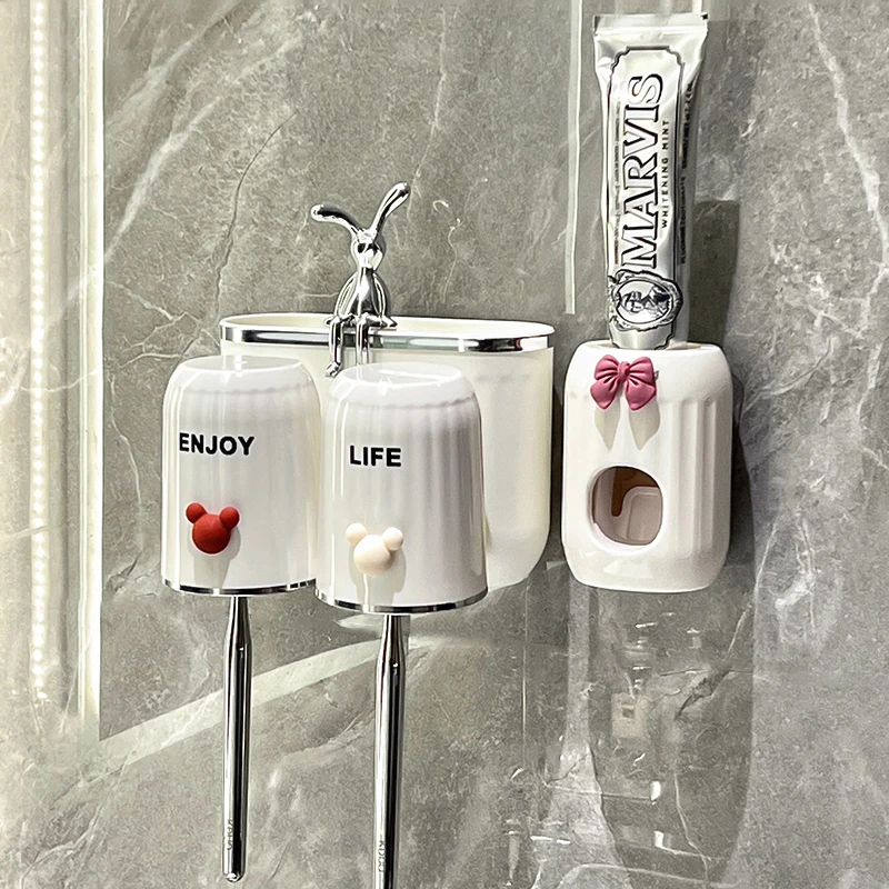 牙刷牙膏置物架牙刷杯牙杯架新款牙缸洗漱杯挂墙漱口杯挂壁式高档