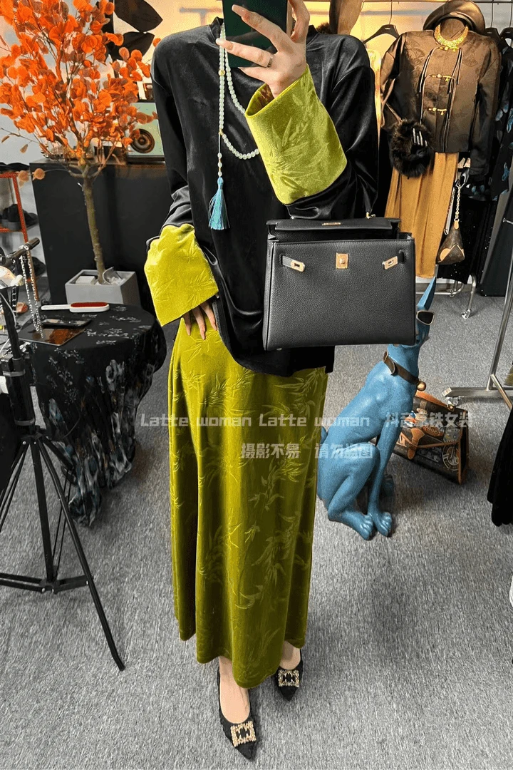 루루가−  (叶欢)汉元素黑色丝绒上衣套装春季新款女新中式国风两件套